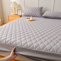 Luxury Soft Comfort Waterproof Mattress Protector - Fitted Quilted Pad with Hypoallergenic Polyurethane Filling, 100% Polyester Cover, Machine Washable, Breathable, Allergy Protection for Bedroom and Hotel - Single, Double Si