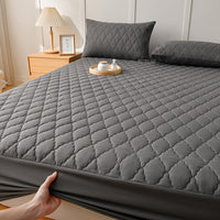 Luxury Soft Comfort Waterproof Mattress Protector - Fitted Quilted Pad with Hypoallergenic Polyurethane Filling, 100% Polyester Cover, Machine Washable, Breathable, Allergy Protection for Bedroom and Hotel - Single, Double Si