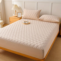 Luxury Soft Comfort Waterproof Mattress Protector - Fitted Quilted Pad with Hypoallergenic Polyurethane Filling, 100% Polyester Cover, Machine Washable, Breathable, Allergy Protection for Bedroom and Hotel - Single, Double Si