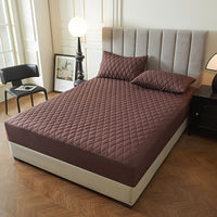 1pc Layered Solid Color Waterproof Mattress Protector (Without Pillowcase And Pillow Insert) Soft And Comfortable Mattress Cover Bedroom Guest Room Bedding Waterproof Mattress Protector Room Bedspread Non-slip All-inclusive P