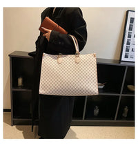 Large-capacity women's bags in Europe and the United States retro shoulder bag classic letters PU commuter handbags women