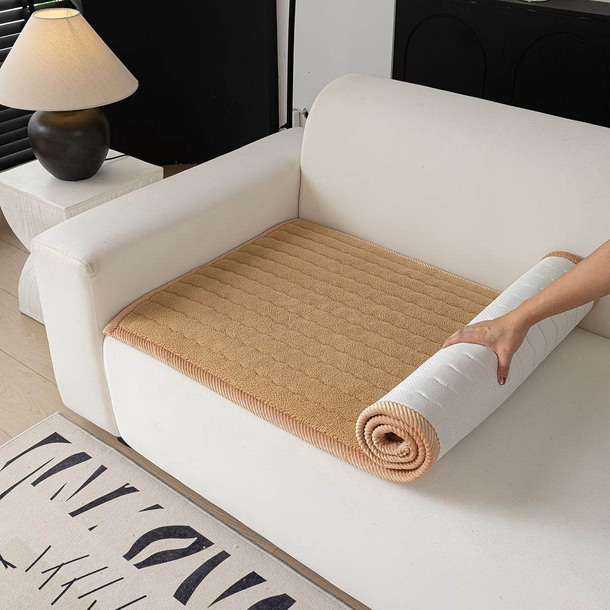 1pc Contemporary Thick Suede Sofa Pad, Machine Washable, Pet Friendly, Polyester 100%, Short Plush, Quilted Design, No Printing, Compatible with Armchair, Loveseat, 3-Seater, 4-Seater, Sectional Sofas, 250-300 g/㎡ - Ideal f