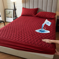 1pc Layered Solid Color Waterproof Mattress Protector (Without Pillowcase And Pillow Insert) Soft And Comfortable Mattress Cover Bedroom Guest Room Bedding Waterproof Mattress Protector Room Bedspread Non-slip All-inclusive P