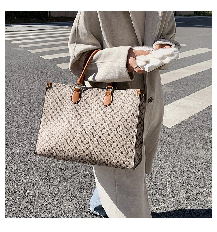 Large-capacity women's bags in Europe and the United States retro shoulder bag classic letters PU commuter handbags women
