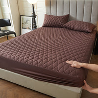1pc Layered Solid Color Waterproof Mattress Protector (Without Pillowcase And Pillow Insert) Soft And Comfortable Mattress Cover Bedroom Guest Room Bedding Waterproof Mattress Protector Room Bedspread Non-slip All-inclusive P