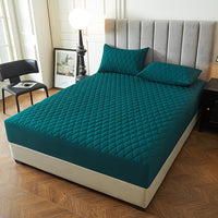 1pc Layered Solid Color Waterproof Mattress Protector (Without Pillowcase And Pillow Insert) Soft And Comfortable Mattress Cover Bedroom Guest Room Bedding Waterproof Mattress Protector Room Bedspread Non-slip All-inclusive P