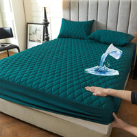 1pc Layered Solid Color Waterproof Mattress Protector (Without Pillowcase And Pillow Insert) Soft And Comfortable Mattress Cover Bedroom Guest Room Bedding Waterproof Mattress Protector Room Bedspread Non-slip All-inclusive P