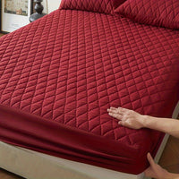1pc Layered Solid Color Waterproof Mattress Protector (Without Pillowcase And Pillow Insert) Soft And Comfortable Mattress Cover Bedroom Guest Room Bedding Waterproof Mattress Protector Room Bedspread Non-slip All-inclusive P