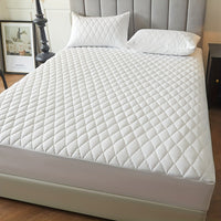 1pc Layered Solid Color Waterproof Mattress Protector (Without Pillowcase And Pillow Insert) Soft And Comfortable Mattress Cover Bedroom Guest Room Bedding Waterproof Mattress Protector Room Bedspread Non-slip All-inclusive P